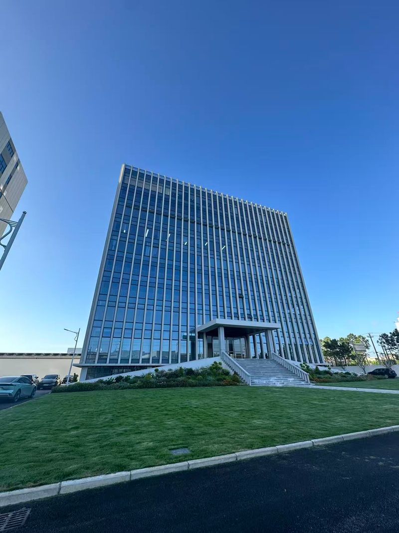 Mirror R&D Office Building