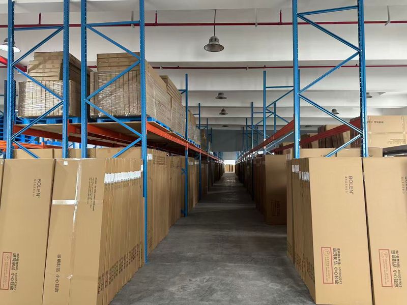 Mirror warehouse